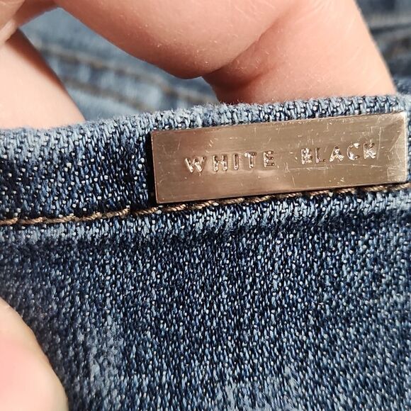 WHBM Curvy Mid Rise Everyday Soft Destructed Slim Jeans - Picture 14 of 14